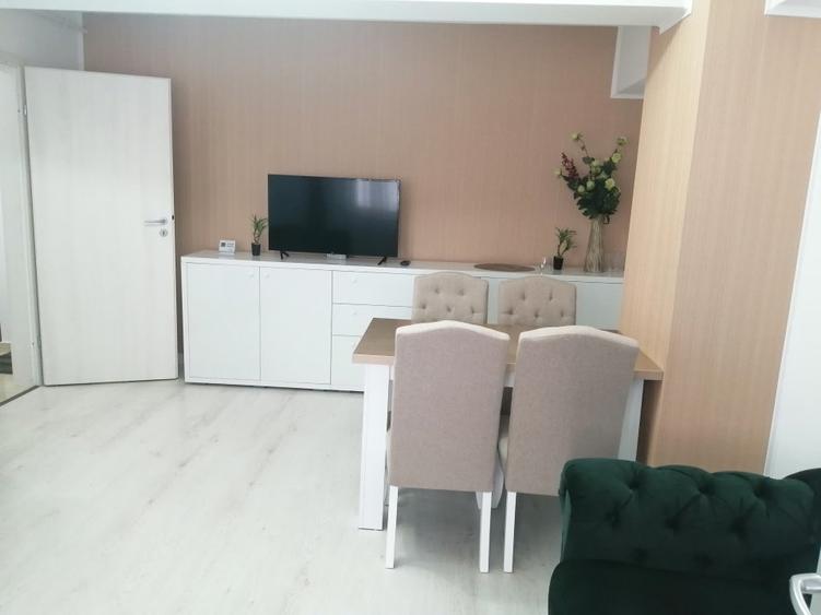 Apartament cu 2 camere nedecomandat, mobilat în Central