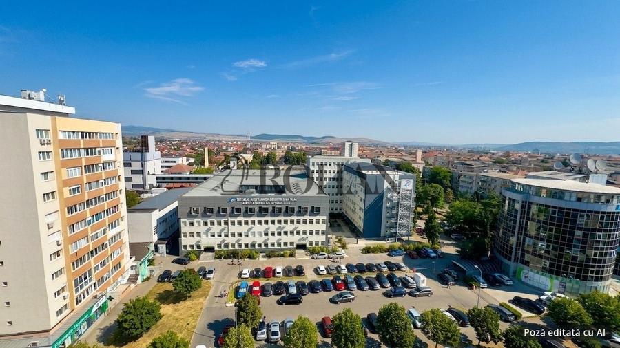 Apartament cu 3 camere decomandat în Cetate