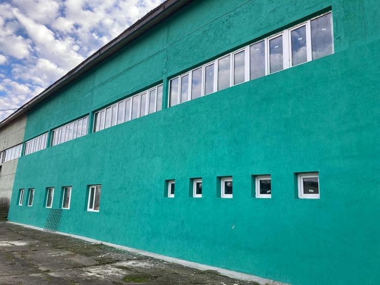 Spațiu comercial, de 1,500 mp, în Industrial