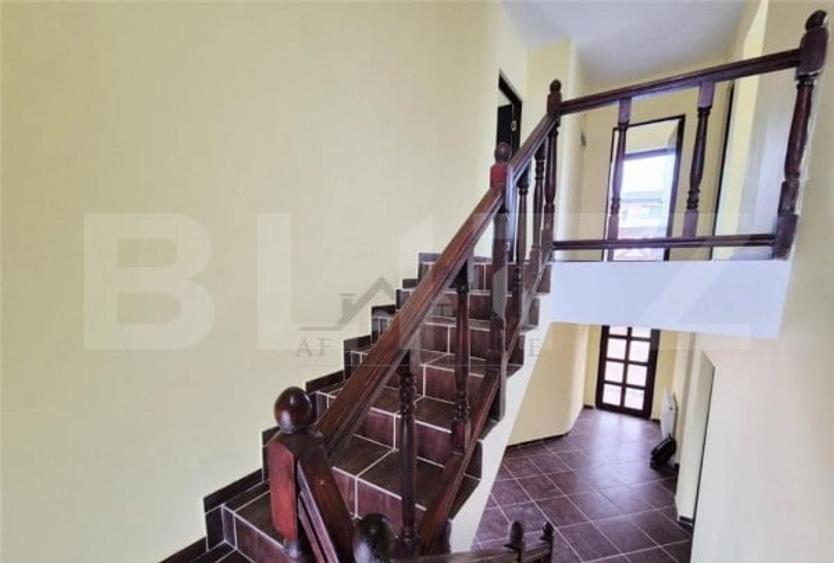 Casă individuală cu 5 camere cu Canalizare în Bucium