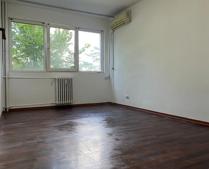 Garsonieră decomandată în Drumul Taberei