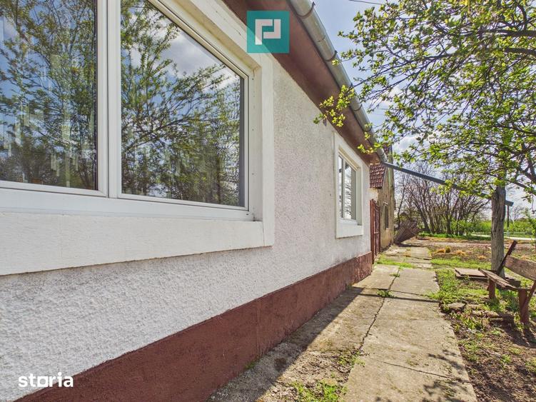 Casă cu 3 camere cu Teren 1046 Mp în Subcetate