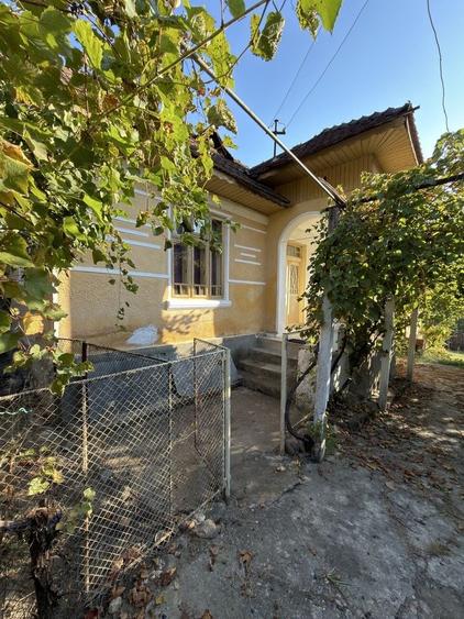 Casă cu 3 camere în Pârâu