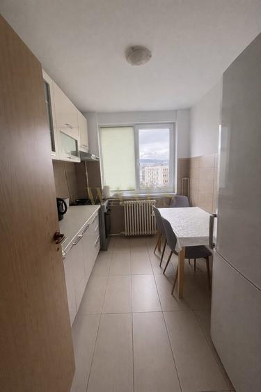 Apartament cu 3 camere semidecomandat, mobilat în Grigorescu