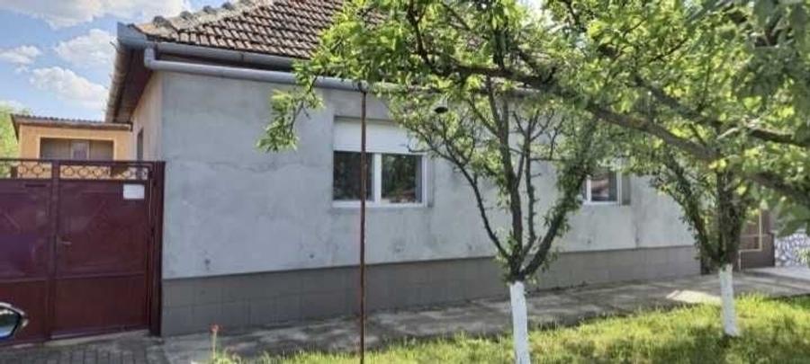 Casă cu 3 camere în Central