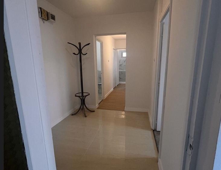 Apartament cu 3 camere decomandat în Dristor