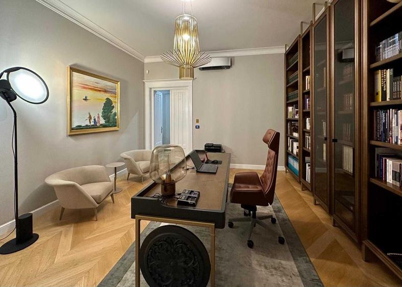 Apartament cu 4 camere semidecomandat în Ultracentral