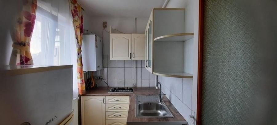 Garsonieră decomandată în Central