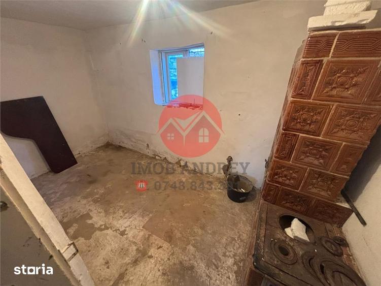 Casa de vanzare zona Centrala, 3 camere, teren 184 mp - 1
