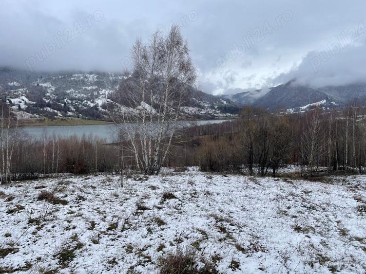 Teren de 5100 mp, în Rusca