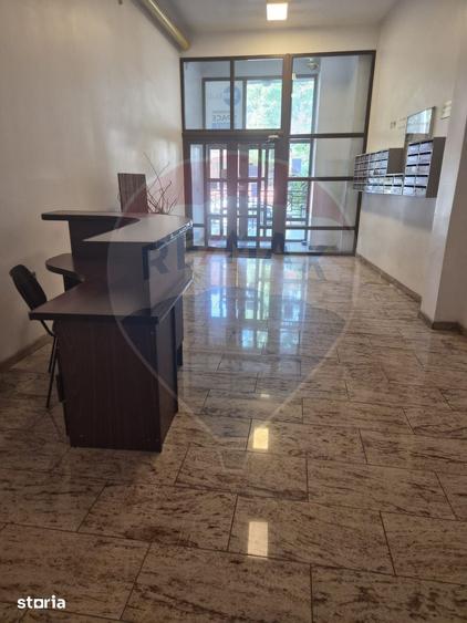 Spațiu comercial, de 675 mp, în Decebal