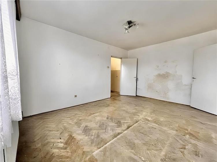 Apartament cu 2 camere in zona Florilor de renovat - 2