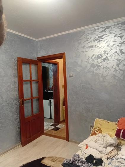 Apartament cu 2 camere nedecomandat în Obor