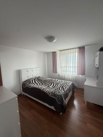 Casă cu 4 camere cu Teren 250 Mp în Central