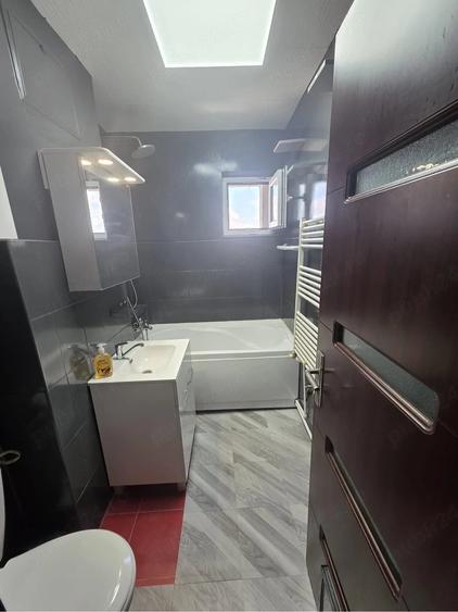 Apartament cu 2 camere semidecomandat în Letea