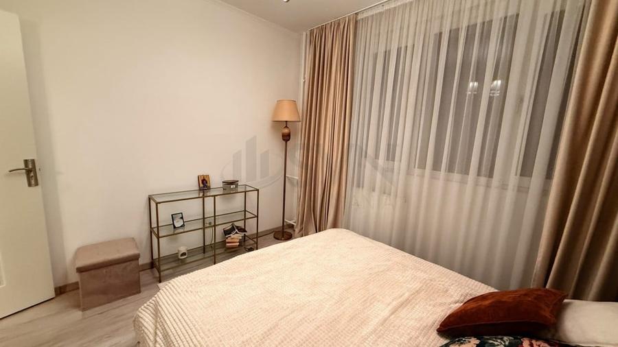 Apartament cu 2 camere semidecomandat în 1 Mai