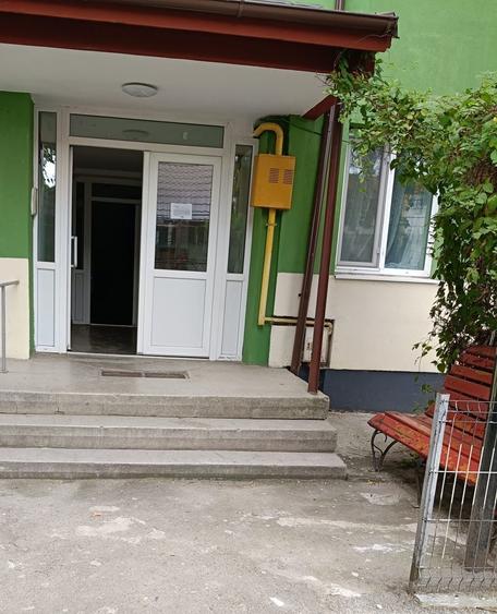 Apartament cu 2 camere semidecomandat în Cuza Vodă