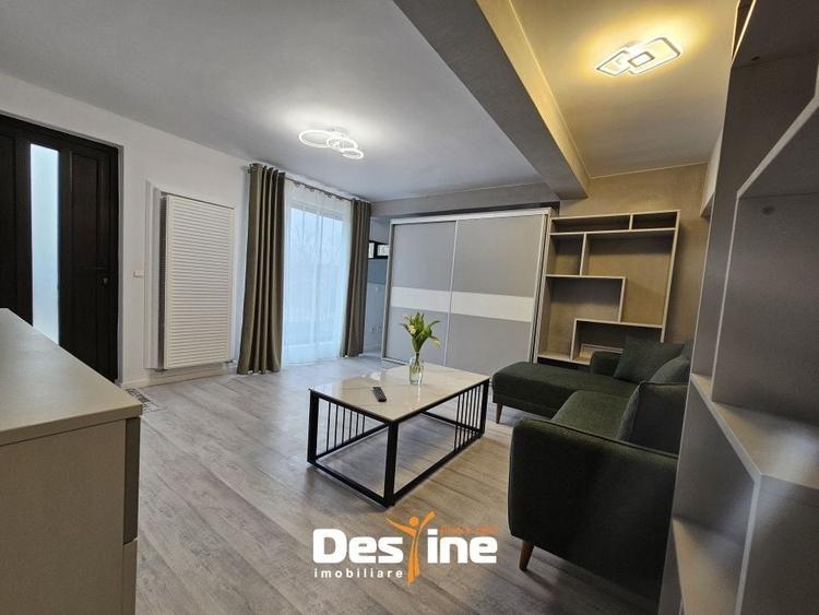 Garsonieră decomandată, mobilată în Valea Adâncă