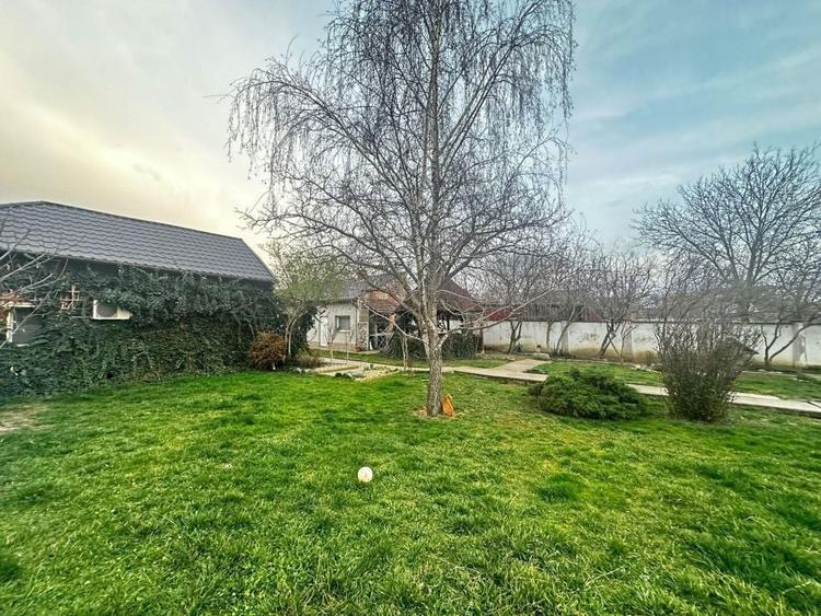 Casă cu 6 camere cu Teren 1000 Mp în Aradul Nou