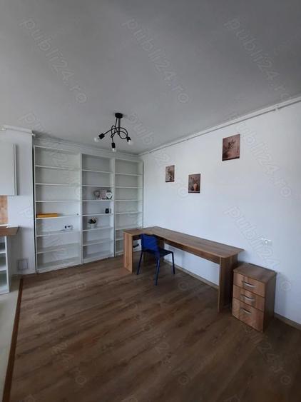 Apartament cu 3 camere semidecomandat în Tipografilor