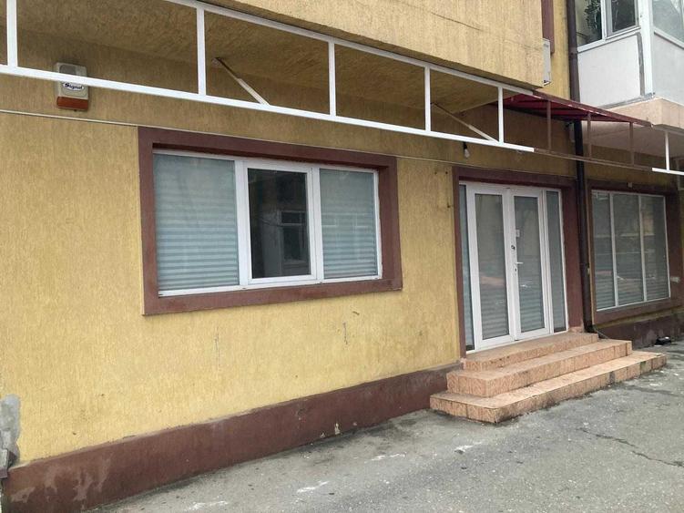 Spațiu comercial, de 80 mp, în Chiajna