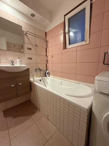 Apartament cu 2 camere semidecomandat, mobilat în Complex Studențesc