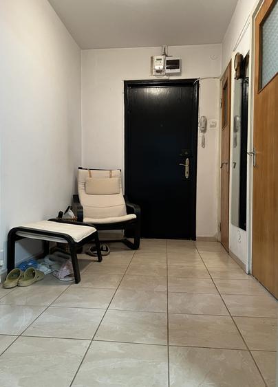 Apartament cu 3 camere decomandat în Drumul Taberei
