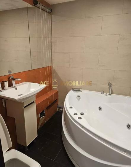 Apartament cu 3 camere semidecomandat, mobilat în Drumul Taberei