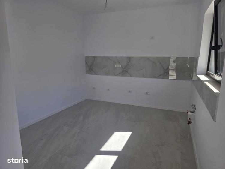 Casa individuala de tip P in suprafata de 90 mp. si teren 370 mp., Alb - 3