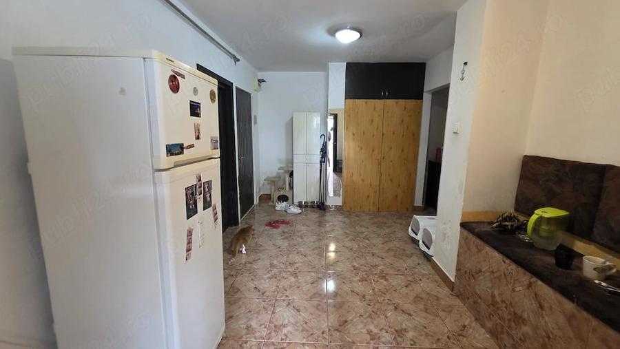 Apartament cu 2 camere decomandat în Far