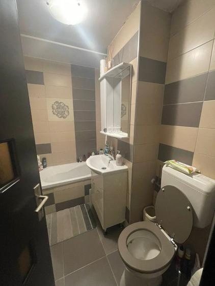 Apartament cu 2 camere semidecomandat, mobilat în Central