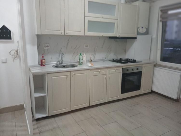 Apartament cu 2 camere decomandat în Florești