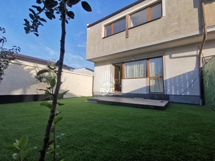 Casă cu 3 camere cu Canalizare în Periferie