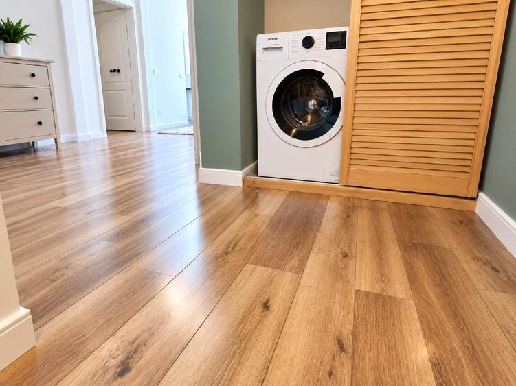 Apartament cu 3 camere decomandat în Păcii