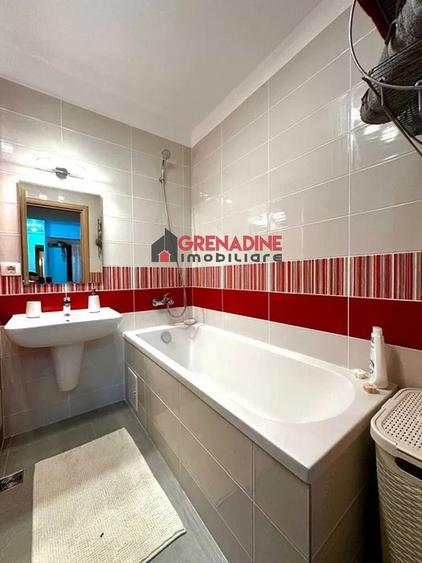 Apartament cu 2 camere decomandat în Tractorul