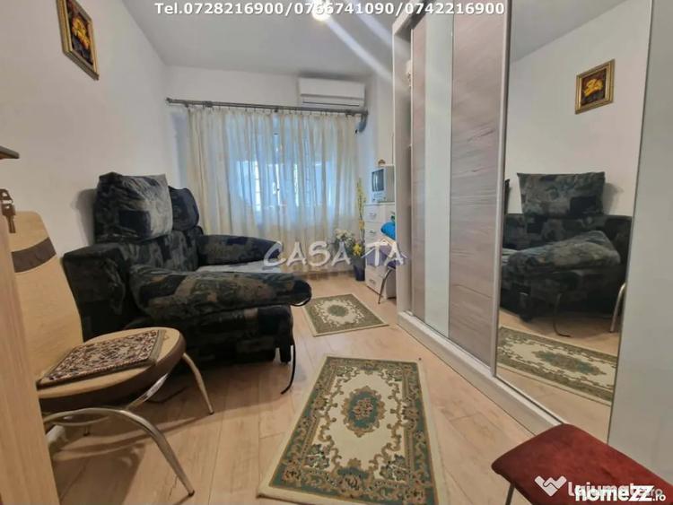 Apartament cu 4 camere decomandat în Central
