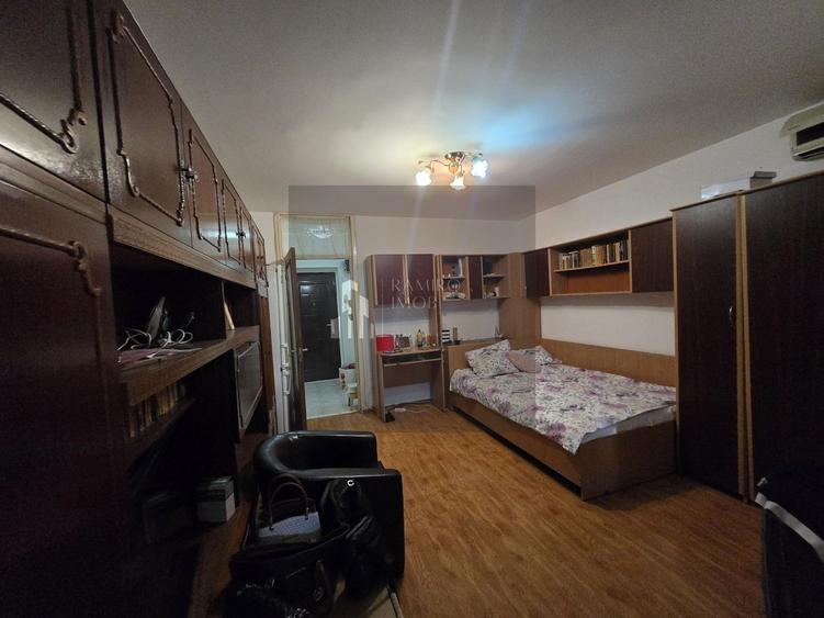 Garsonieră decomandată, mobilată în Vitan