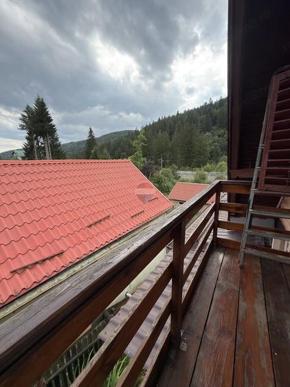 Apartament cu 3 camere semidecomandat în Cioplea