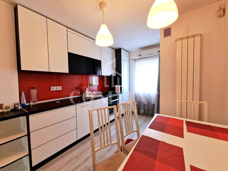 Apartament cu 3 camere decomandat, mobilat în Zorilor