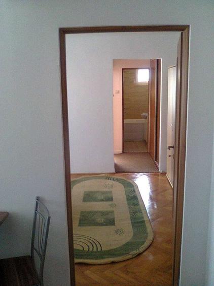 Apartament cu 2 camere semidecomandat în Cetate