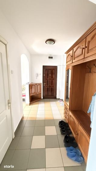 Apartament cu 4 camere în Săsar