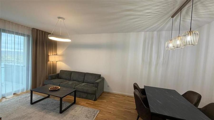 Apartament cu 2 camere semidecomandat, mobilat în Mărăști