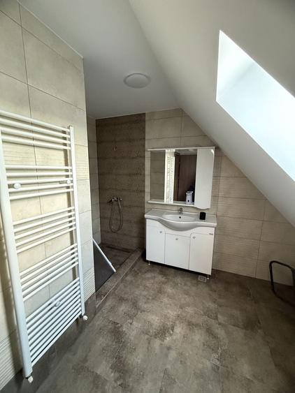 Apartament cu 4 camere în Central