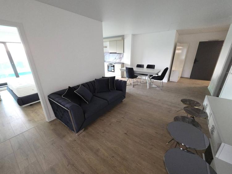 Apartament cu 4 camere semidecomandat în Zorilor