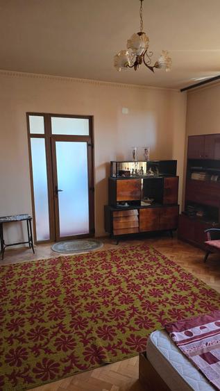 Casă cu 2 camere în Central