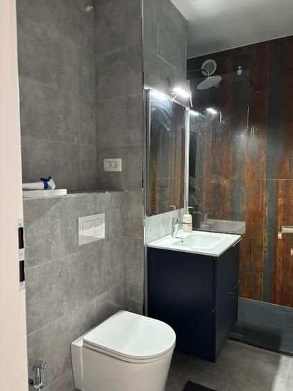 Apartament cu 4 camere decomandat, mobilat în Girocului