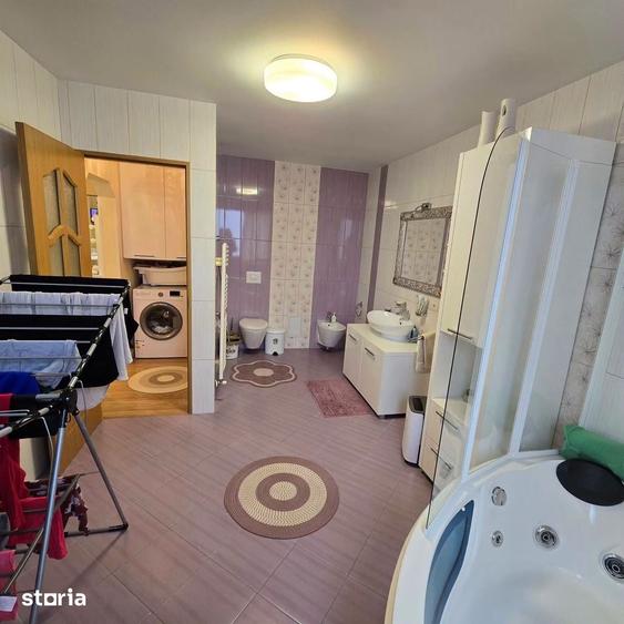 Apartament cu 4 camere în Ultracentral
