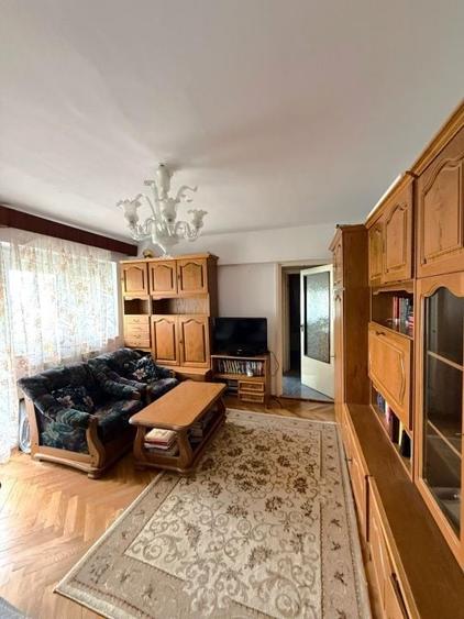 Apartament cu 2 camere semidecomandat, mobilat în Central