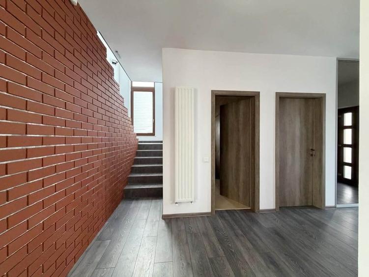 Casă individuală cu 4 camere cu Canalizare în Apahida