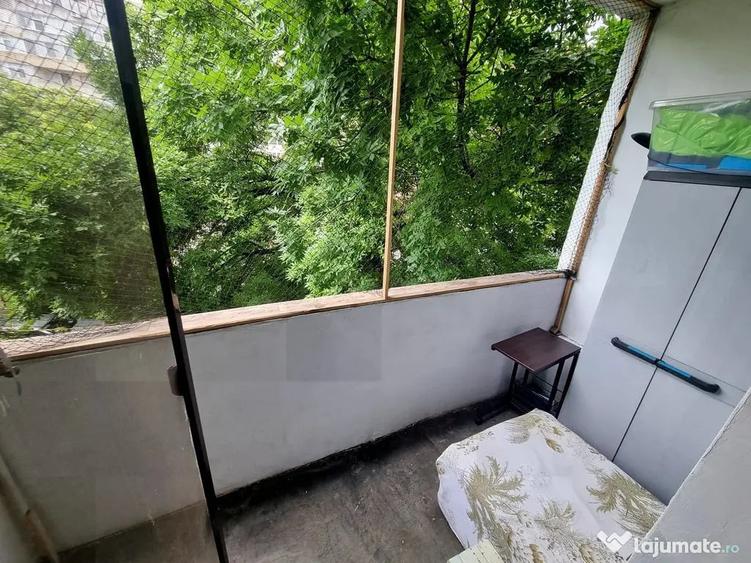 Apartament cu 3 camere semidecomandat în Peninsula
